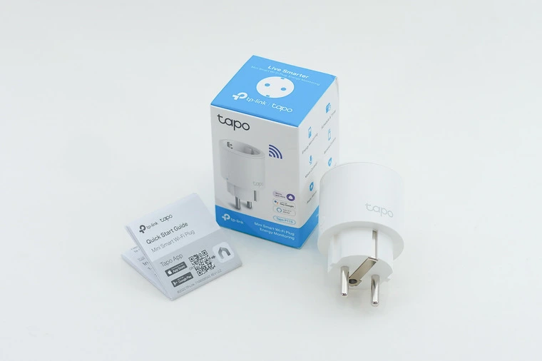 Detailní pohled na bílou chytrou zásuvku TP-Link Tapo P115